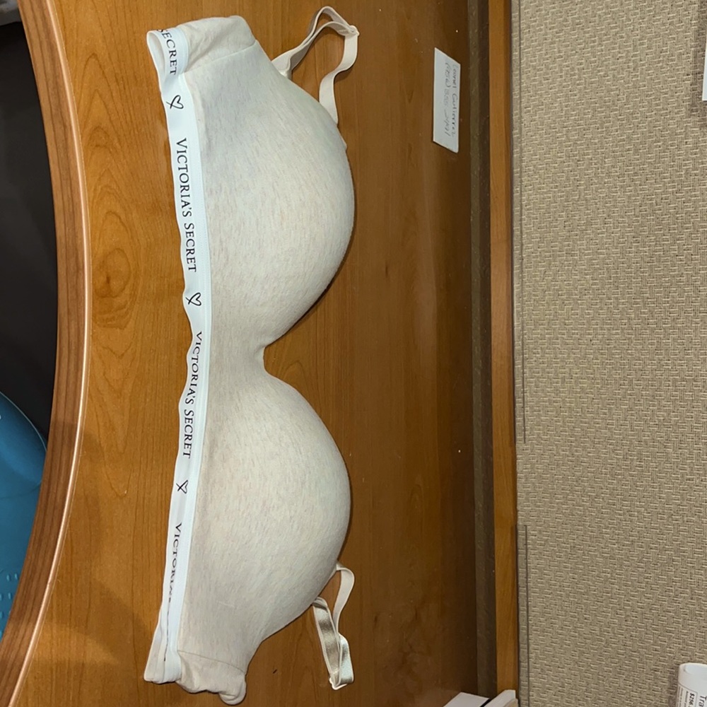 Victoria’s Secret NO WIRE Bra